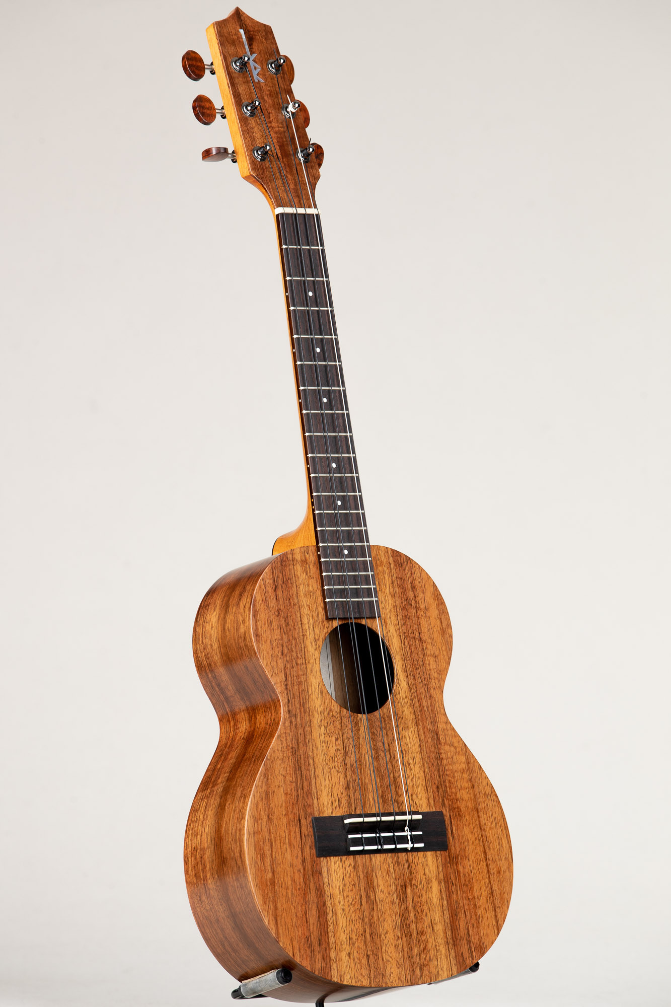 Kamaka Tenor 6 String (HF-36 203907)