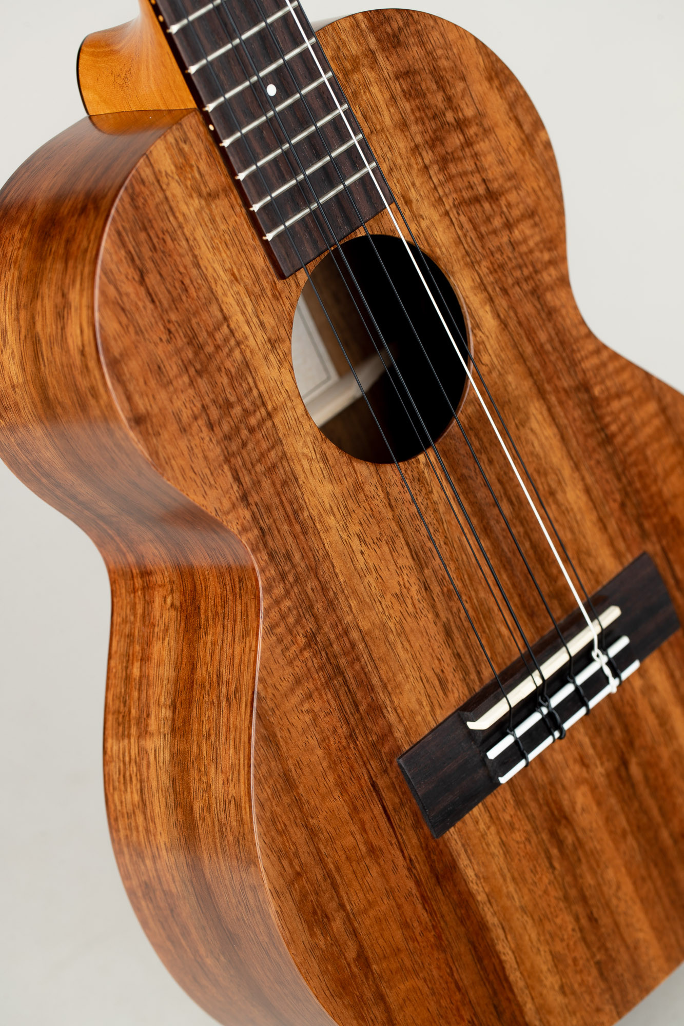 Kamaka Tenor 6 String (HF-36 203907)