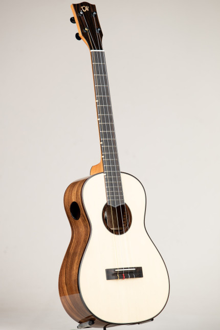 'Oli Spruce Top Acacia Baritone (L1SP-BA 404)