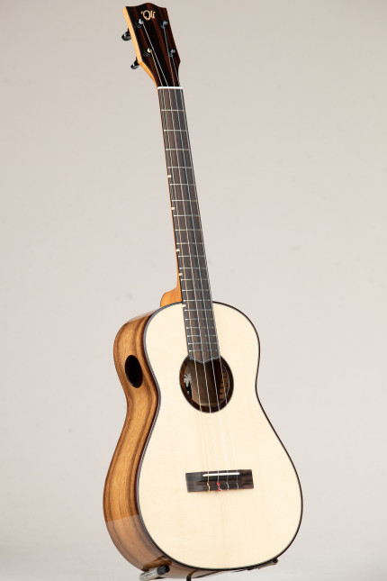 'Oli Spruce Top Acacia Baritone (L1SP-BA 520)