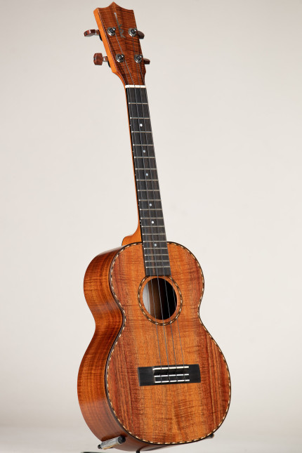 Kamaka Koa Deluxe Tenor (HF-3D 240275)