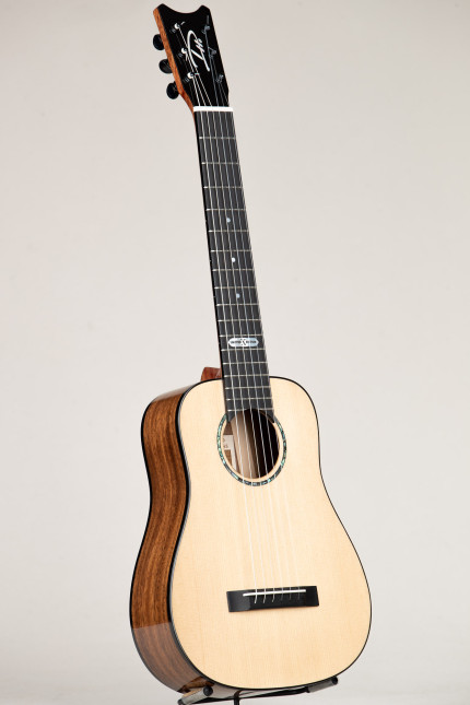 Romero Creations Limited Edition Dreadnought Guilele (DHD6-SP 23001)